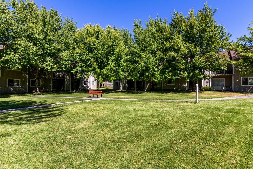 Photos and Video of Indian Hills Apartments in Pendleton, OR